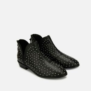 Kenneth Cole REACTION Flat Ankle Bootie 6.5